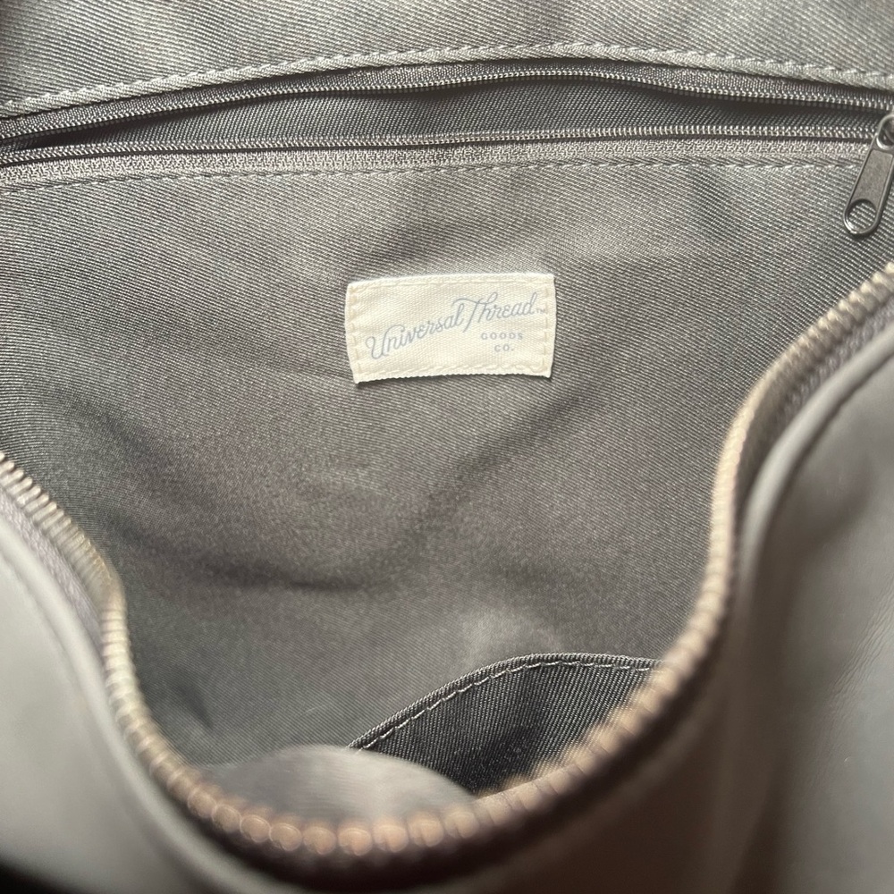 Universal Threads Slouchy Sling Handbag - Picture 7 of 8